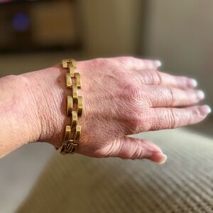 Vintage Unsigned Triple Tow Gold Tone Link Bracelet